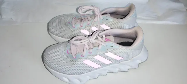 Zapatilla ADIDAS Switch Run W Adidas. Mujer