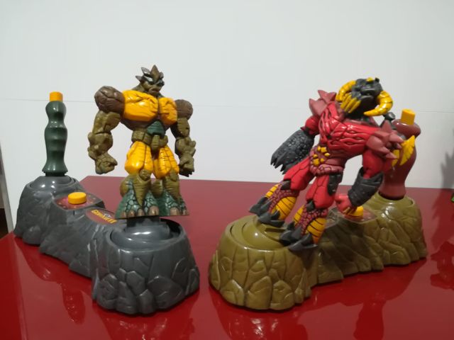 Gormitis Luchadores + gormiti articulado + morena