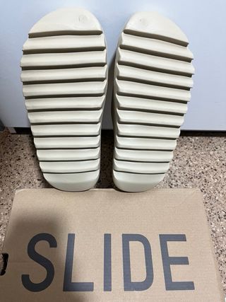 Chanclas Adidas Yeezy Beige