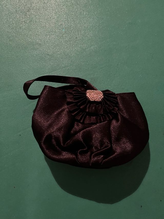 Mini pochette nera Menbur con fiorellino