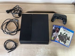 PS4 500GB Negra + Mando + 2 Juegos