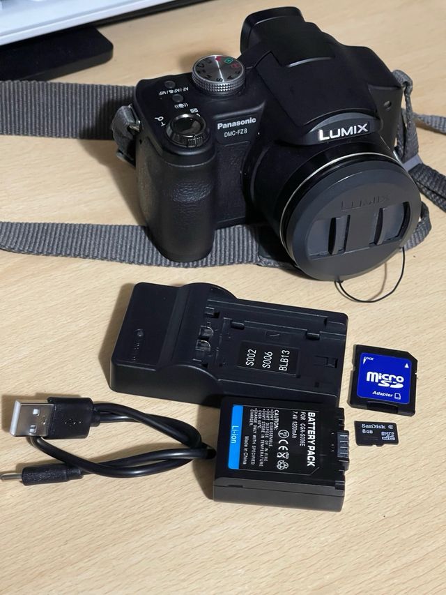 Cámara Panasonic Lumix DMC-FZ8