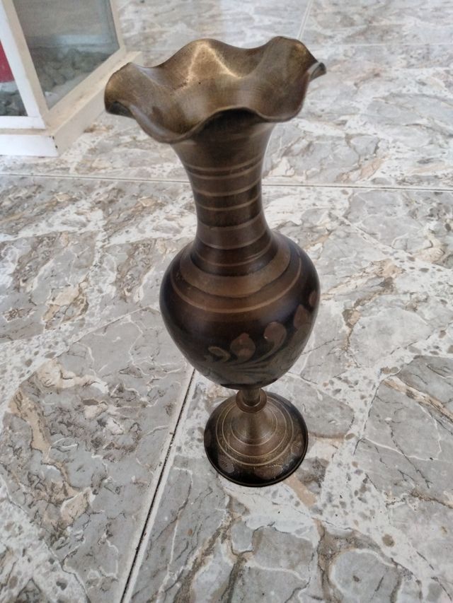 Vaso in metallo dorato e argentato