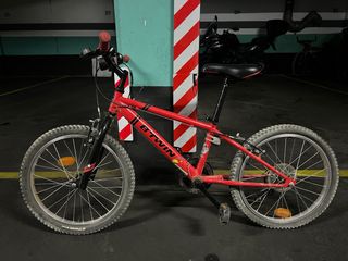 Bicicleta infantil roja B'TWIN