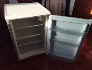 Nevera pequeña bajo encimera