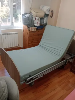 Cama articulada + colchón antiescaras
