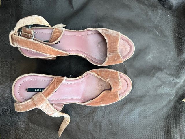 Sandalias Zara tacón rosa terciopelo