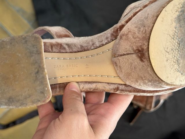 Sandalias Zara tacón rosa terciopelo