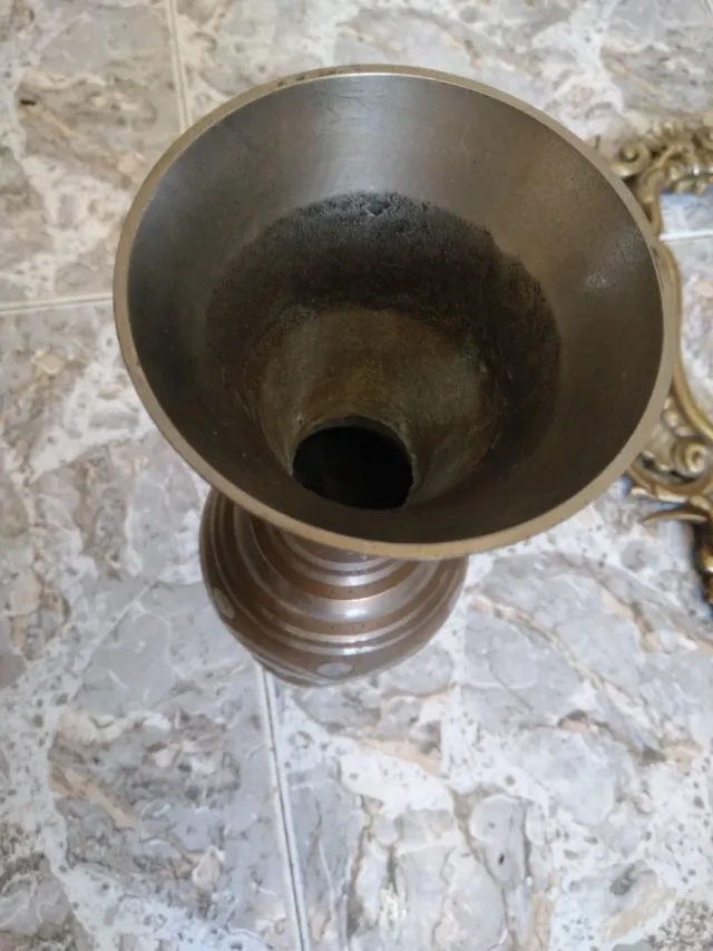 Vaso in metallo dorato e argentato