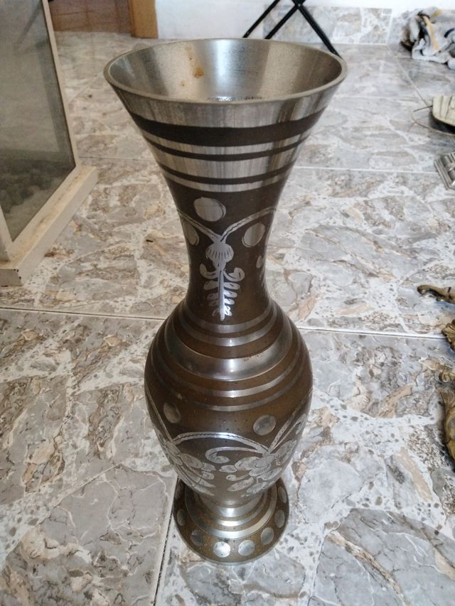 Vaso in metallo dorato e argentato