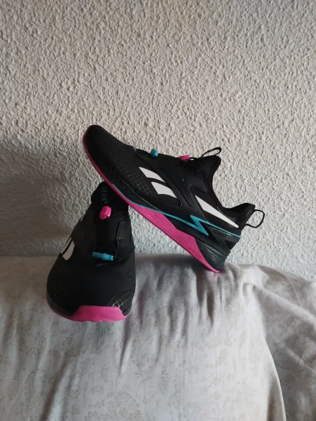 Zapatillas Reebok Negras y Rosas