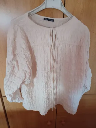Blusa Zara arrugada talla única beige
