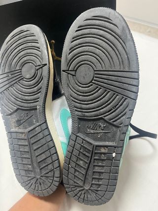 Nike Jordan I Mid Negro y Verde Agua