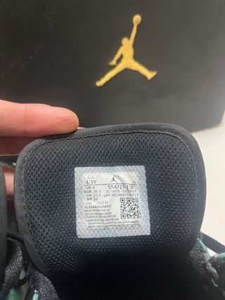 Nike Jordan I Mid Negro y Verde Agua