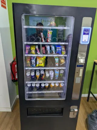 ¡INSTALA TU MÁQUINA EXPENDEDORA SIN COSTE!