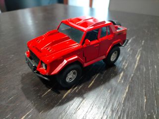 Lamborghini LM002 New Ray 1:32