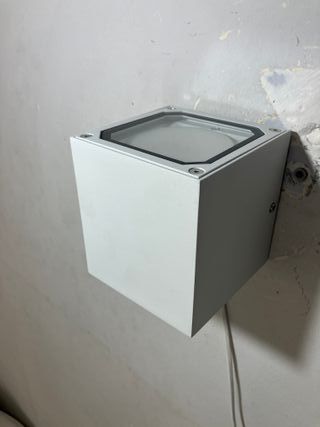 Lampada parete cubo bianco IP54