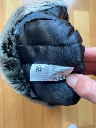Cappellino con pelliccia bambino beige/grigio