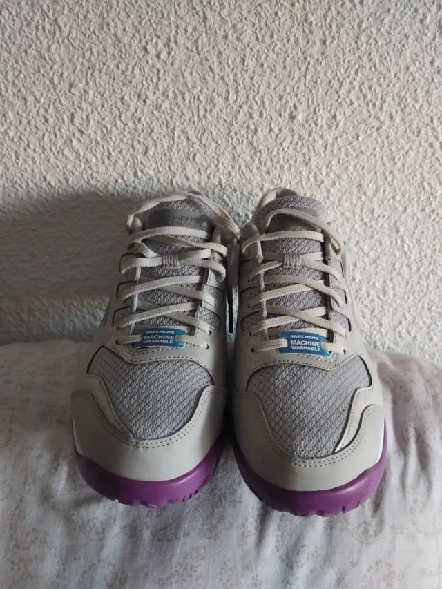 Zapatillas Skechers Gris y Morado