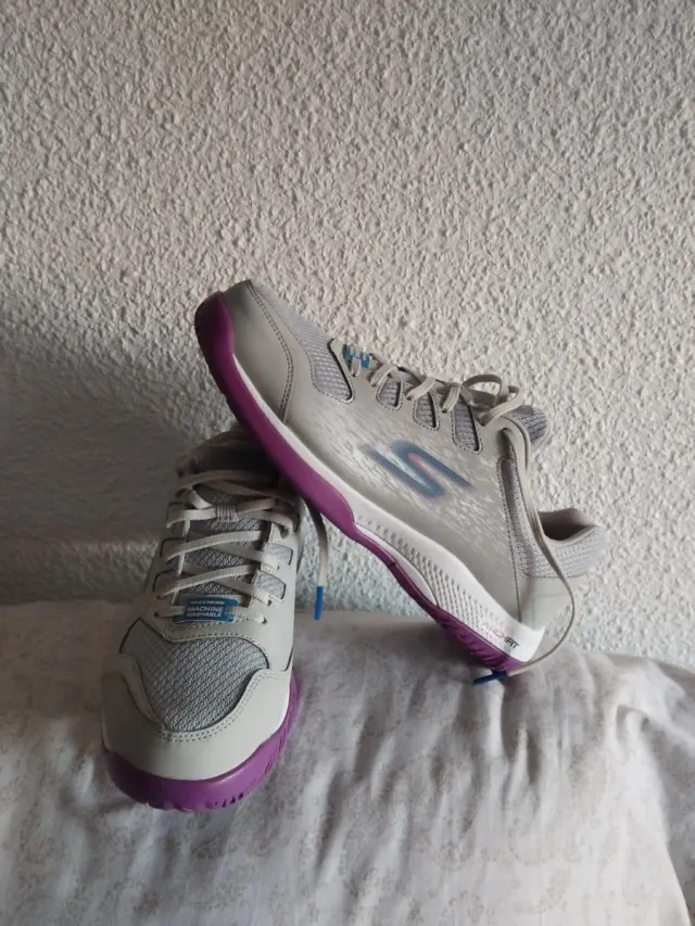 Zapatillas Skechers Gris y Morado