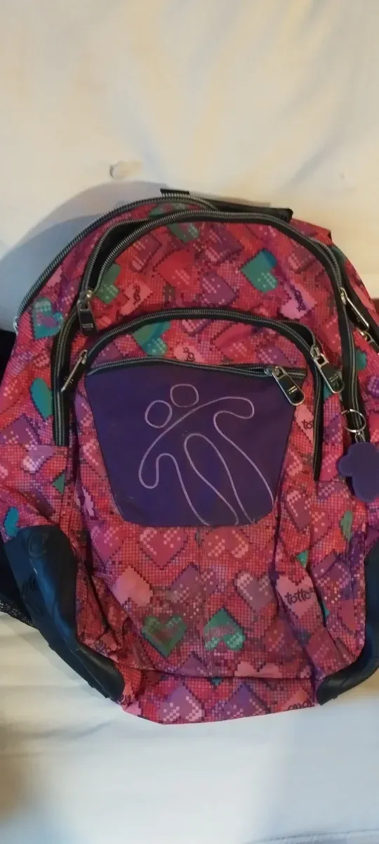 Mochila escolar Totto con estampado de corazones