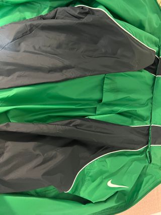 Chaqueta cortavientos Nike Talla L