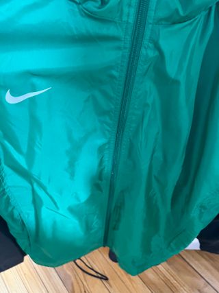 Chaqueta cortavientos Nike Talla L