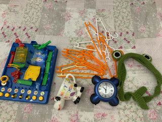 Juego de mesa y accesorios para niños