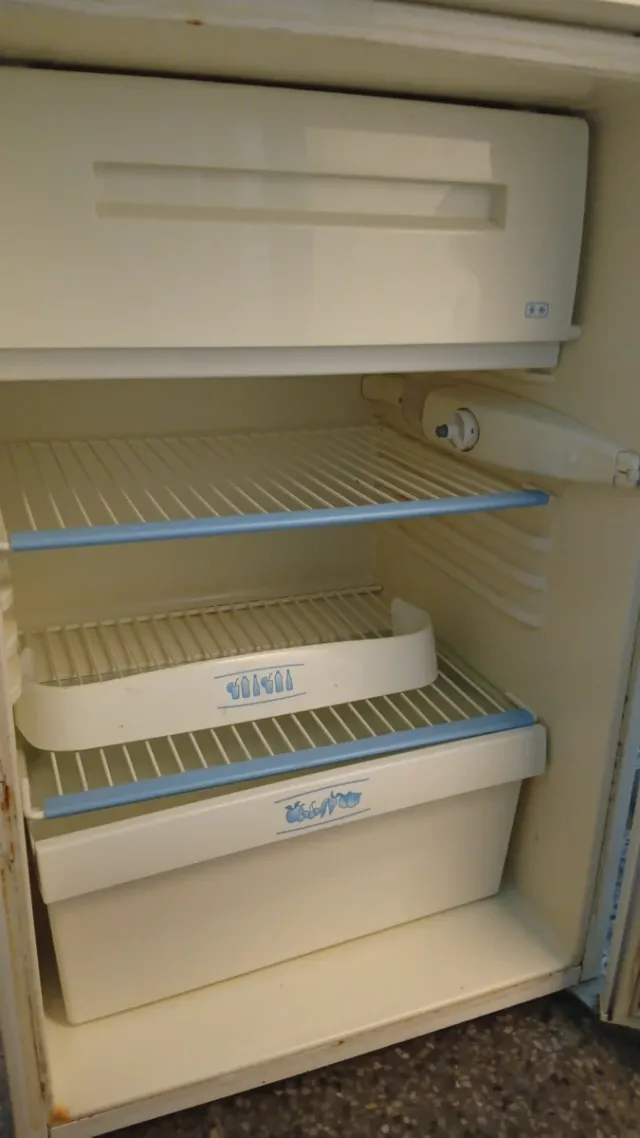 Mini nevera con congelador