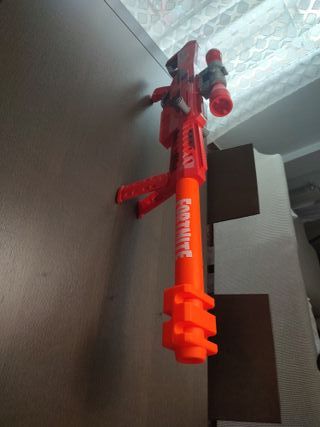 Pistola Nerf Calibre 50 sin estrenar