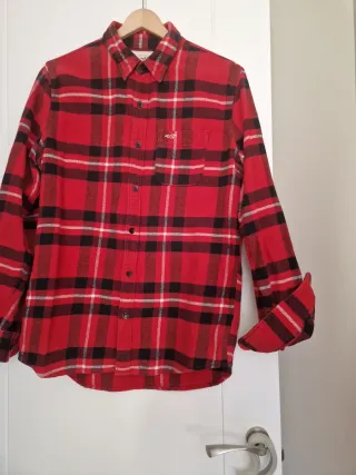 Camisa Hollister cuadros roja y negra