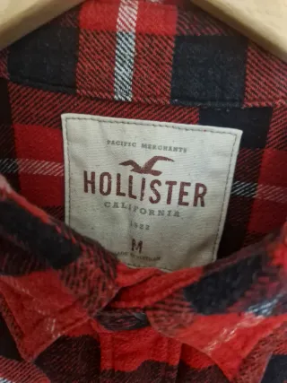 Camisa Hollister cuadros roja y negra