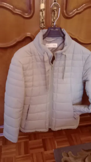 Parka acolchada cuello mao beige