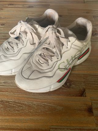 Zapatilla Gucci Rhyton Piel Logo Mujer