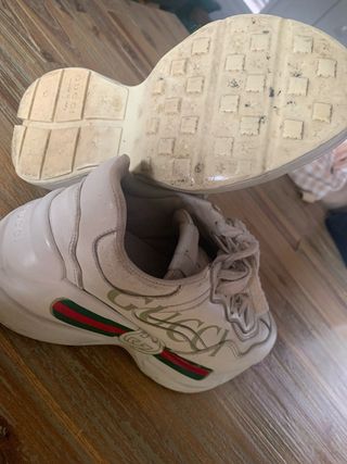 Zapatilla Gucci Rhyton Piel Logo Mujer