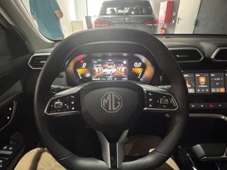 MG ZS 2025