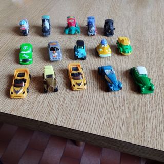 Macchinine e trenini in miniatura