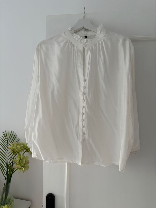 Camisa blanca mujer cuello volante