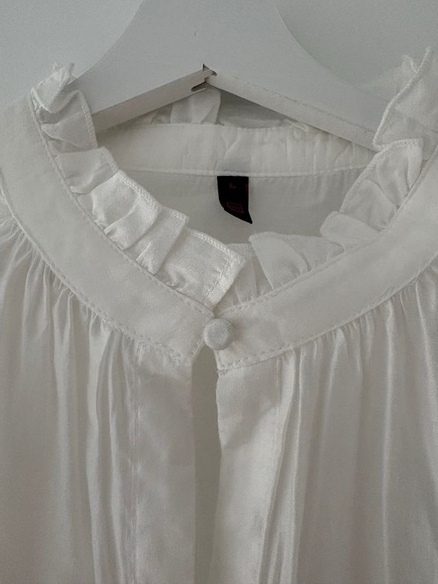 Camisa blanca mujer cuello volante