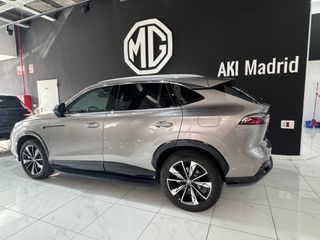 MG HS 2025