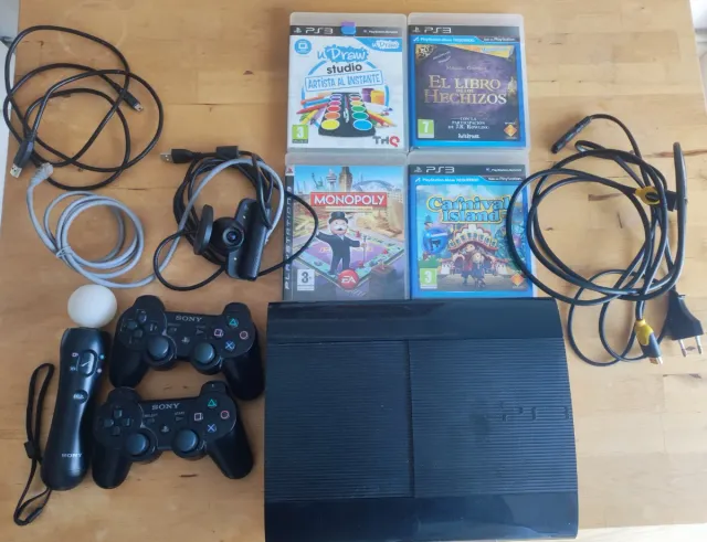 PS3 Super Slim 500GB + Mandos y Juegos