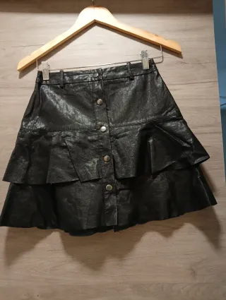 Minifalda polipiel Zara negra