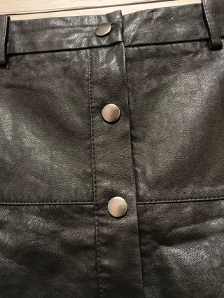 Minifalda polipiel Zara negra