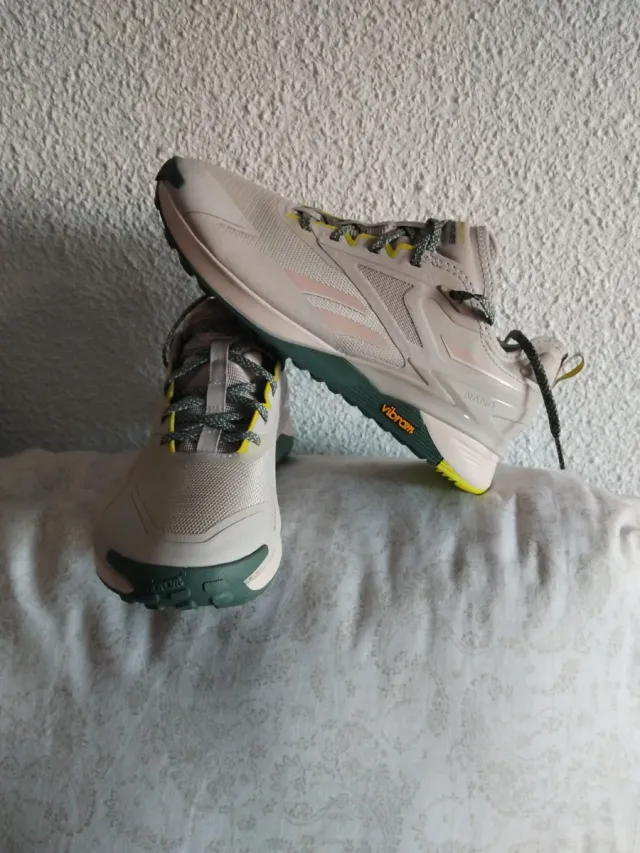 Zapatillas Reebok Adventure Beige/Verde