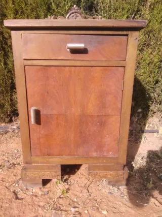 Cassettiera e tavolino antico in legno
