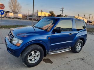 Mitsubishi Montero V60 3.2
