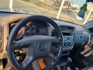 Mitsubishi Montero V60 3.2
