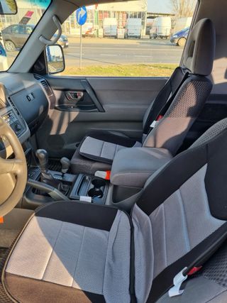 Mitsubishi Montero V60 3.2