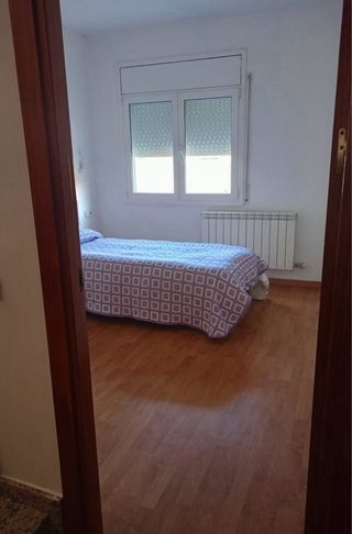 Habitación en alquiler en casa grande con jardín 