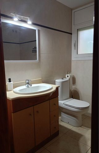 Habitación en alquiler en casa grande con jardín 